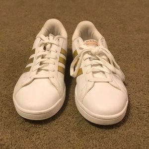 Adidas tennis shoes